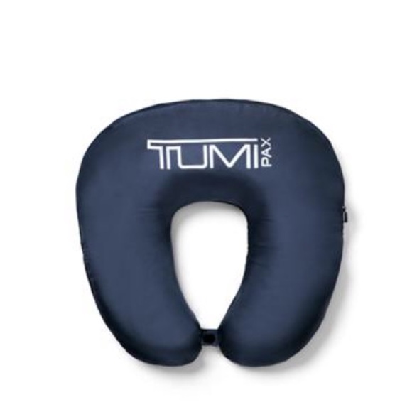 Tumi Other - NWT - Tumi Navy puff-jacket - airplane pillow